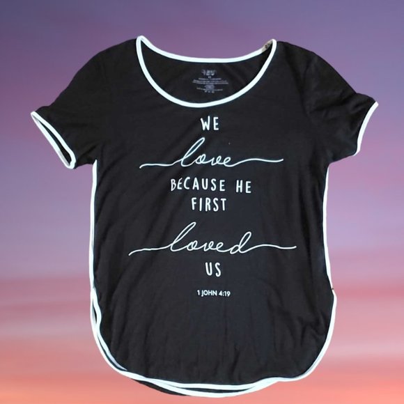QUEEN BEES Jesus Love Tee Shirt Black & White Bible Verse I John 4:19 XS - Picture 1 of 3